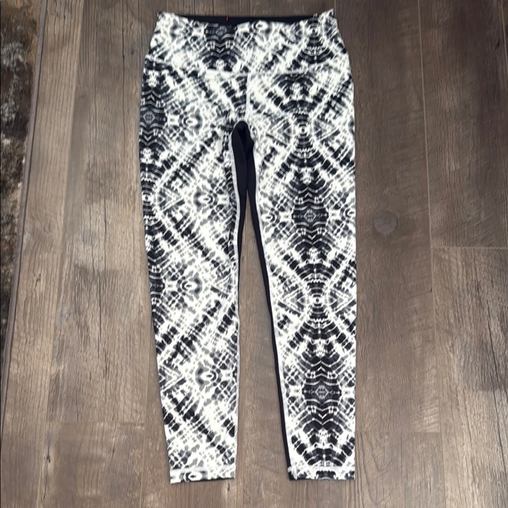 VSX Monochrome Patterned Leggings new without tags